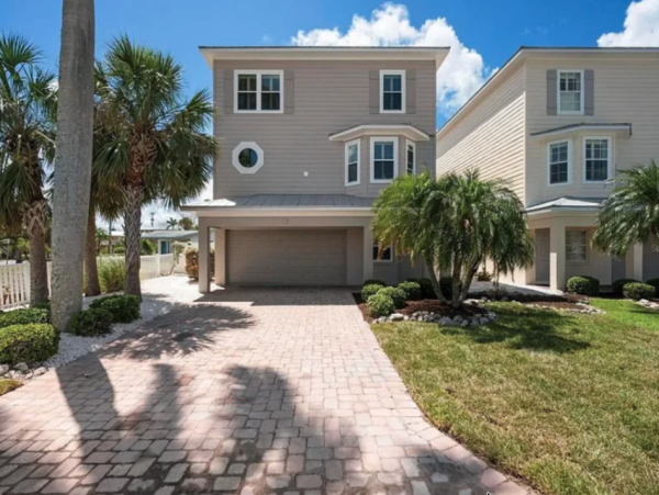Holmes Beach Retreat with Private Pool on Anna Maria Island